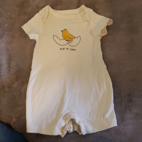 Baby onesie - Picture 1 of 3